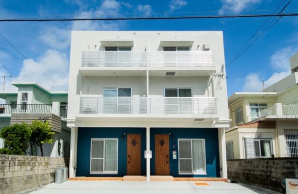 ペンション マカナレアビーチ沖縄