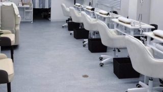 MiuMiuネイルサロン