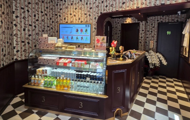 Age.3 × Q (Age.3 HARAJUKU)